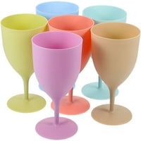 Čaše šampanjca u pićulice u koktelu koktel čaše od dekorativnih sokova čaša koktel šalice