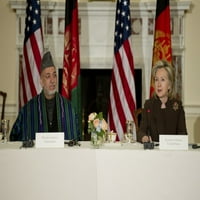 Afganistanska predsednica Hamid Karzai i Sec. Državnog Hillary Clinton na konferenciji State Department