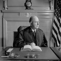Stanley Reed bio je drugi nominirani izvršitelj FDR-a 1938. Reed se razvio u umjerenu istoriju pravde