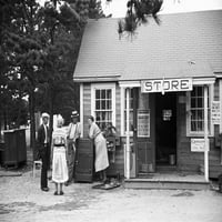 Prikolica, 1936. Prodavnica za snabdijevanje nFurniture u kampu za prikolicu u Dennis Port, Massachusetts.