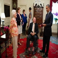 George H. W. i Bush Bush predstavlja predsjednik Barack Obama sa par šarenih čarapa. Julska istorija
