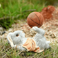 Igrački ukrasi akrobatskim performansama Uskršnji dečji zečji zec igraju košarkašku statua figurice