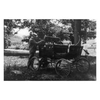 Foto: Muškarac iza ranog automobila, 1890-ih ?, Žene u pozadini, kišobran, drveće, FIE