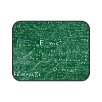 Blackboard sa fizičkim jednadžbima i formulama kućnog ljubimca mačja kreveta piškim jastučićima mat