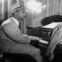 Earl 'Fatha' hines n američki džez pijanista. Fotografija Williama P. Gottlieb, C1947. Poster Print