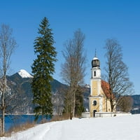 Crkva Sankt Margareth na Zwergernu Spitz-Lake Walchensee u blizini sela Einsiedl u snježnom bavarskom